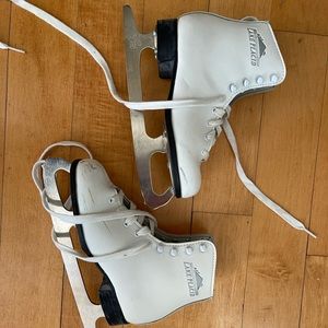 Size 1 Lake Placid Ice Skates (preloved)